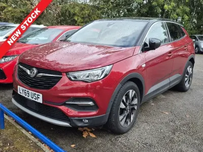 Used Vauxhall Grandland X SRi 130 HP (95 kW) 2020 Red SUV