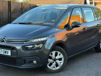 Usado Citroën Grand C4 Picasso Touch 100 HP (73 kW) 2017 Cinzento Monovolume