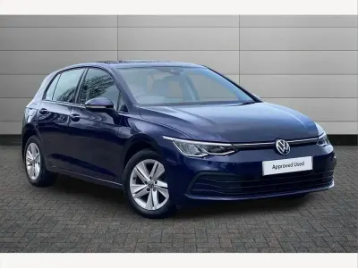 Używany VW Golf VIII Life 130 KM (95 kW) 2021 Niebieski Hatchback