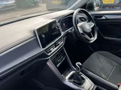Usado VW T-Roc Style 150 HP (110 kW) 2022 Cinzento SUV