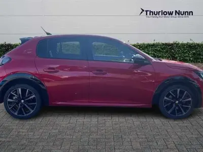 Usado Peugeot 208 Premium 102 HP (75 kW) 2022 Vermelho Citadino
