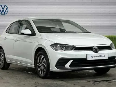 Używany VW Polo Life 95 KM (69 kW) 2023 Biały Hatchback