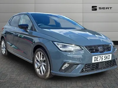 Usado Seat Ibiza FR 113 HP (83 kW) 2025 Azul Citadino