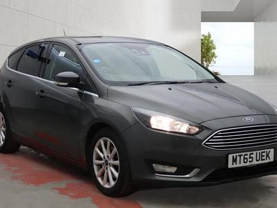 Used Ford Focus Titanium 125 HP (91 kW) 2015 Grey Hatchback