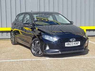Used Hyundai i20 SE 100 HP (73 kW) 2023 Black Hatchback