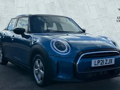 Used Mini Cooper Classic 134 HP (98 kW) 2021 Blue Hatchback