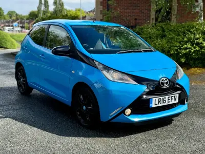 Used Toyota Aygo X-cite 69 HP (50 kW) 2016 Blue Hatchback