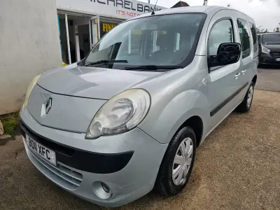 Usado Renault Kangoo Expression 75 HP (55 kW) 2011 Cinzento Monovolume