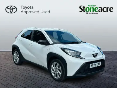 Used Toyota Aygo X PURE 72 HP (52 kW) 2024 White SUV