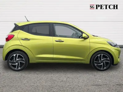 Used Hyundai i10 Premium 62 HP (45 kW) 2025 Green Hatchback