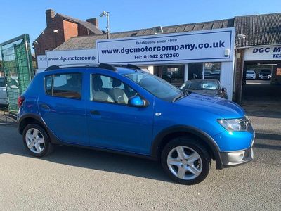 Used Dacia Sandero Lauréate 2014 Blue Hatchback