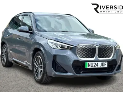 Begagnad BMW iX1 M Sport 150 kW (204 HK) 2024 Grå SUV