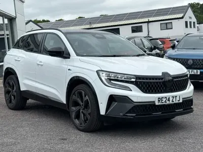 Used Renault Austral Iconic Esprit Alpine 200 HP (147 kW) 2024 White  SUV
