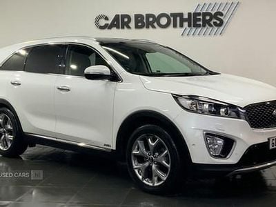White Used 2016 Kia Sorento SUV | £15,995 (Fair price)