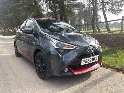 Begagnad Toyota Aygo x-press 2018 Grå Halvkombi