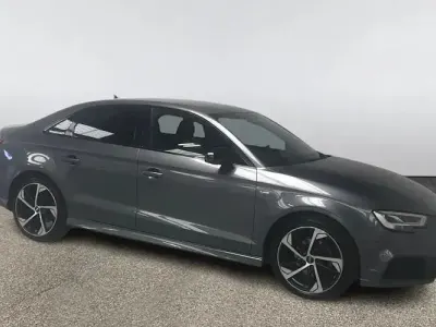 Begagnad Audi A3 Black Edition 150 HK (110 kW) 2019 Grå Sedan
