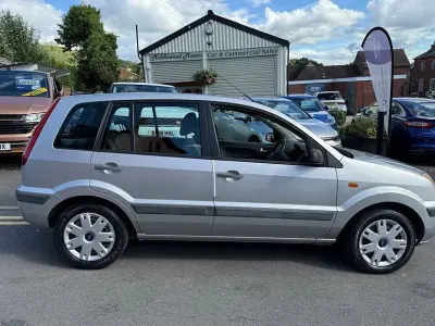 Used Ford Fusion Style 80 HP (58 kW) 2007 Silver Hatchback
