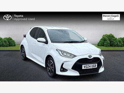 Used Toyota Yaris Hybrid Design 2024 White Hatchback