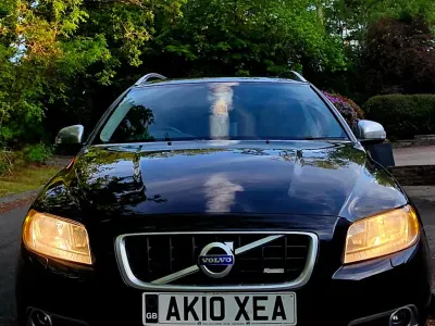 Käytetty Volvo V70 R-Design 205 HP (150 kW) 2010 Musta Farmari