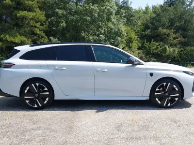 Used Peugeot 308 SW GT 143 HP (105 kW) 2025 White Estate