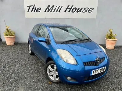 Used Toyota Yaris 69 HP (50 kW) 2010 Blue Hatchback