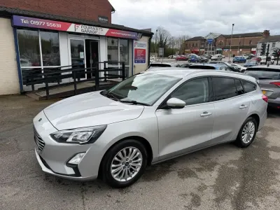 Begagnad Ford Focus Titanium 2020 Silver Kombi