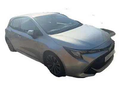 Używany Toyota Corolla Design 122 KM (89 kW) 2019 Srebrny Hatchback
