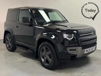 Used Land Rover Defender HSE Dynamic 350 HP (257 kW) 2025 Black Hatchback