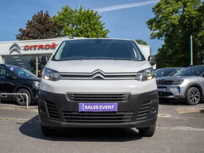 Used Citroën Dispatch 101 HP (74 kW) 2023 White MPV