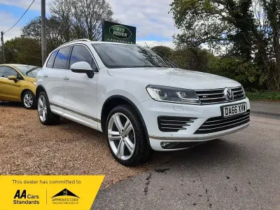 Used VW Touareg R-line Plus 2016 White SUV