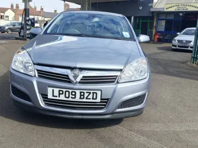 Used Vauxhall Astra Active 115 HP (84 kW) 2009 Silver Hatchback