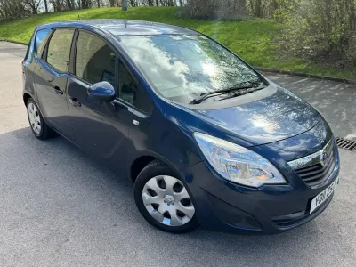 Begagnad Vauxhall Meriva 2011 Blå Minibuss