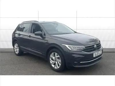 Second-hand VW Tiguan Life 150 CP (110 kW) 2021 Gri SUV