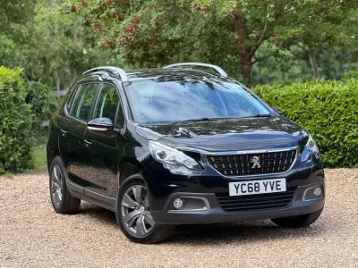 Käytetty Peugeot 2008 Active 2018 Musta Katumaasturi