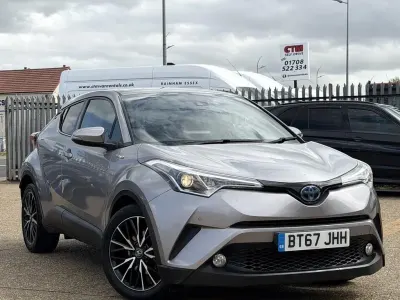 Używany Toyota C-HR 122 KM (89 kW) 2017 Srebrny SUV
