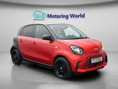 Used Smart ForFour Electric Drive Premium 60 kW (82 HP) 2022 Red and black Hatchback