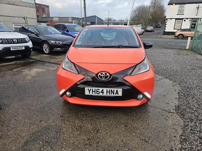 Begagnad Toyota Aygo X-cite 2014 Orange Halvkombi