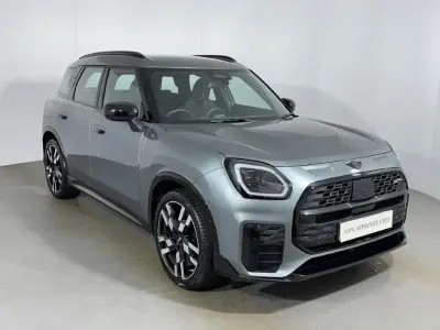Używany Mini Countryman Sport 168 KM (123 kW) 2024 Zielony SUV
