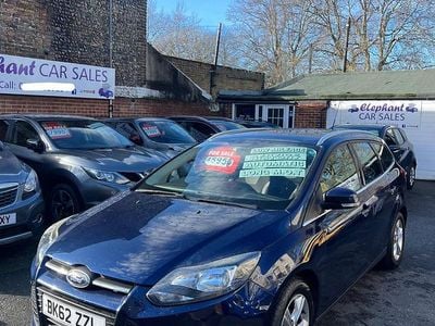 Used Ford Focus Zetec 125 HP (91 kW) 2012 Blue Estate