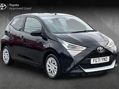 Used Toyota Aygo X-play 72 HP (52 kW) 2021 Black Hatchback