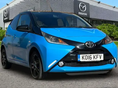 Usado Toyota Aygo X-cite 69 HP (50 kW) 2016 Azul Citadino