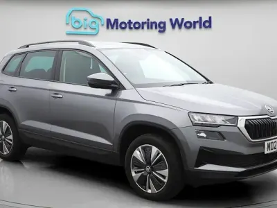Begagnad Skoda Karoq SE Drive 150 HK (110 kW) 2024 Grå SUV