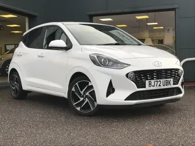 Usado Hyundai i10 Premium 67 CV (49 kW) 2022 Blanco Utilitario