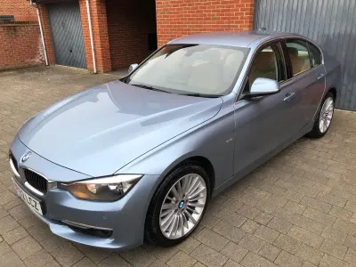 Usado BMW 320 Luxury Line 2012 Azul Sedan