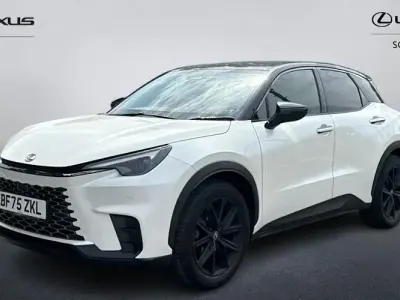 Used Lexus LBX 136 HP (100 kW) 2025 White SUV