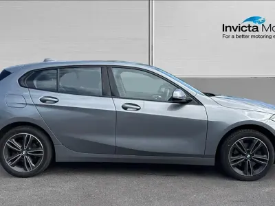 Używany BMW 116 Sport Line 116 KM (85 kW) 2022 Szary Hatchback
