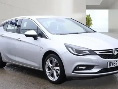 Used Vauxhall Astra SRi 105 HP (77 kW) 2016 Silver Hatchback