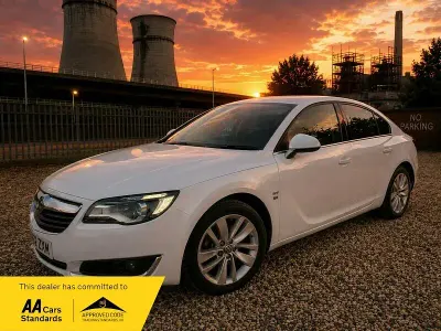 Used Vauxhall Insignia SRi 136 HP (100 kW) 2015 White
