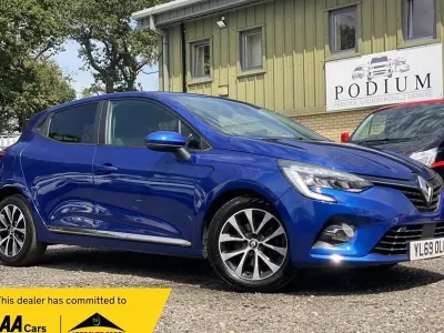 Used Renault Clio Iconic 85 HP (62 kW) 2020 Blue Hatchback