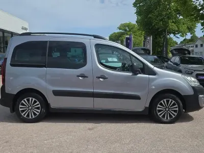 Used Peugeot TePee Outdoor 98 HP (72 kW) 2018 Grey MPV